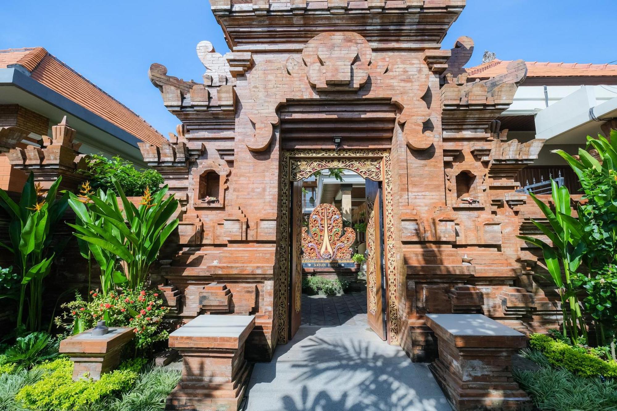 Wayan House